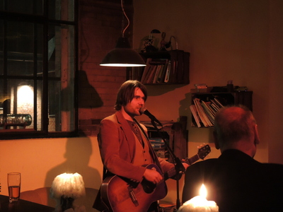 Fred Adrett beim Musikquickie am 11.12.2012 Fred Adrett beim Musikquickie am 11.12.2012