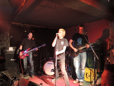 Holzfacharbeiten und Punkmusik, 04.05.2013 im Størte Holzfacharbeiten und Punkmusik, 04.05.2013 im Størte